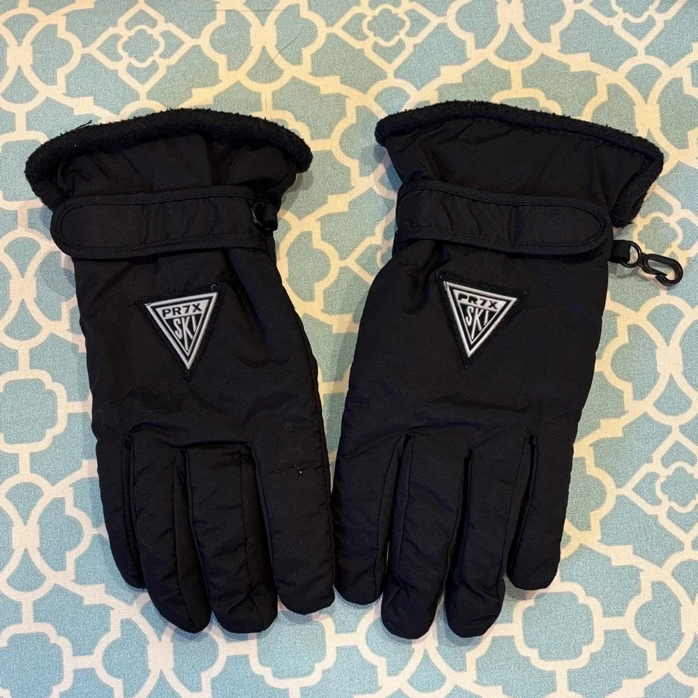 Black Insulated Winter Gloves